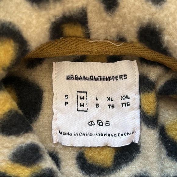 Urban Outfitters‎ | Men’s Fleece Hoodie Animal Print with Pockets Brown/Gold M - Picture 9 of 15